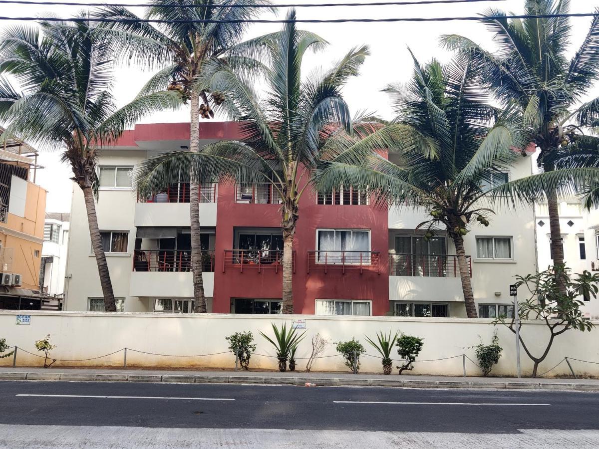 Ashiana Oceanside Apartment Flic en Flac Exterior photo