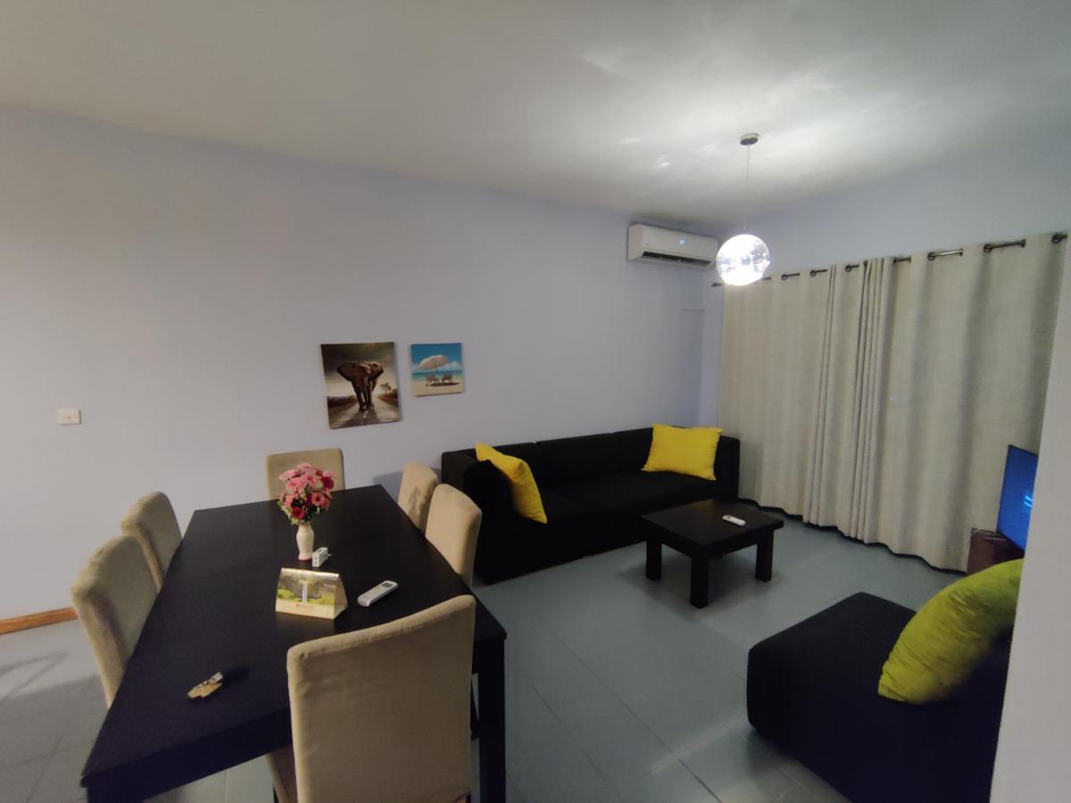 Ashiana Oceanside Apartment Flic en Flac Exterior photo
